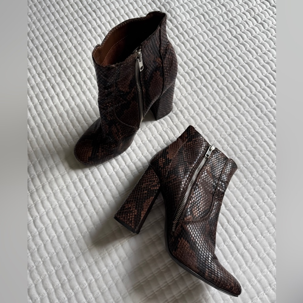 Steve Madden Brown Chunky Heel Ankle Booties